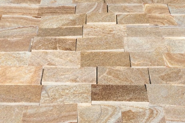 Shaped yellow gneiss 10 L